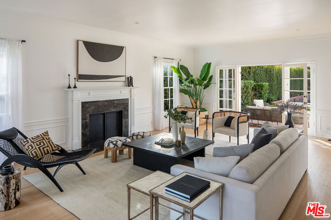625 N Sierra Dr