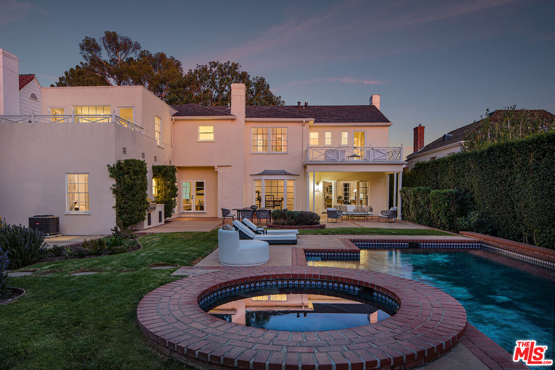 625 N Sierra Dr