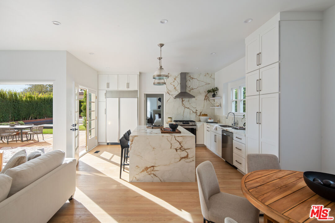 625 N Sierra Dr