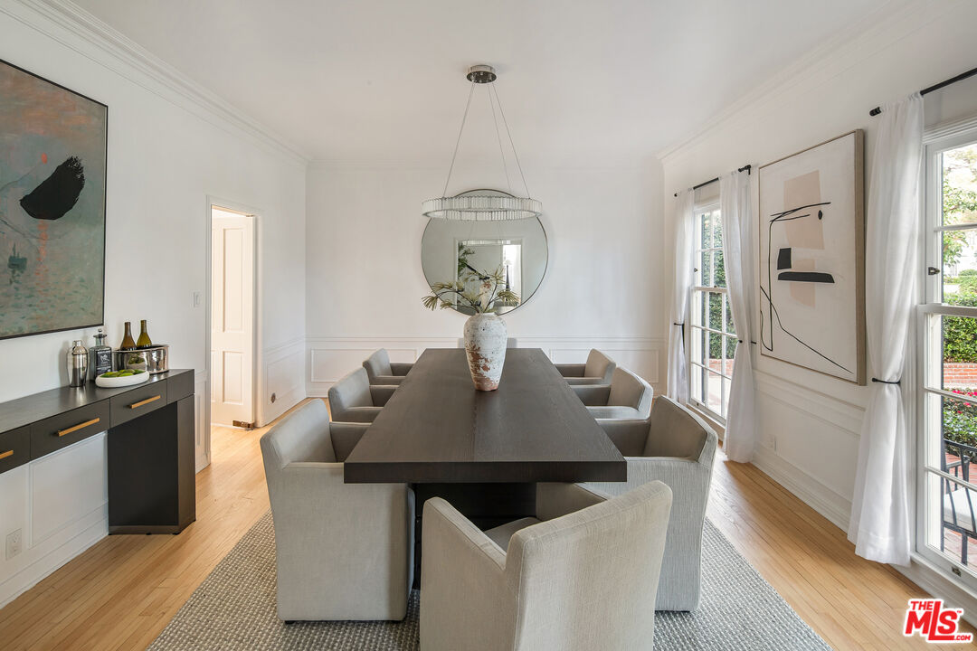 625 N Sierra Dr