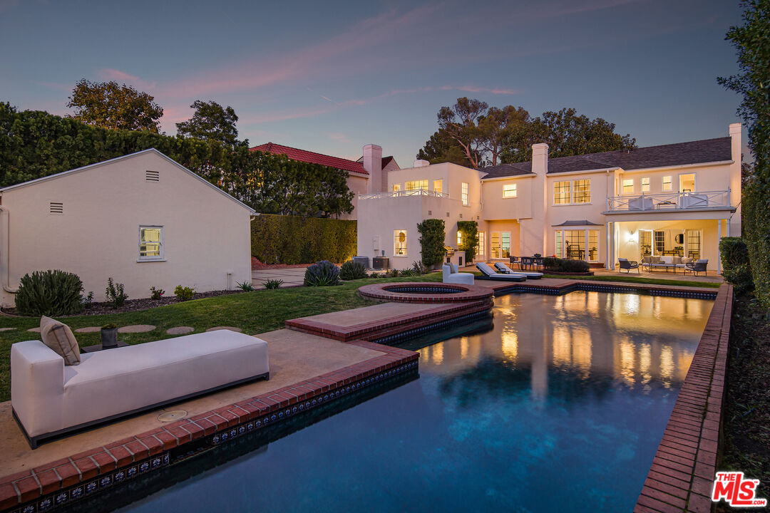 625 N Sierra Dr