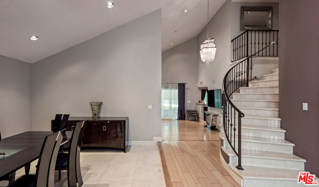 8730 Sari Ave