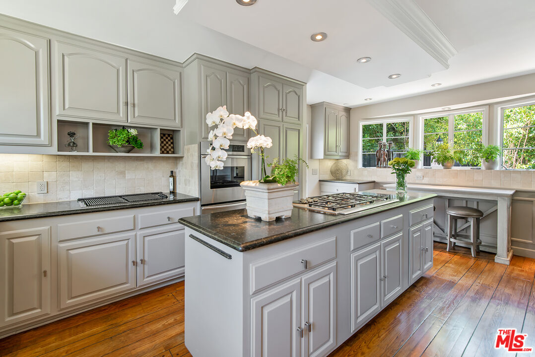 1151 Sunset Vale Ave