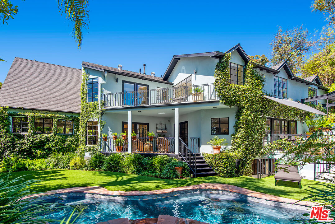 1151 Sunset Vale Ave