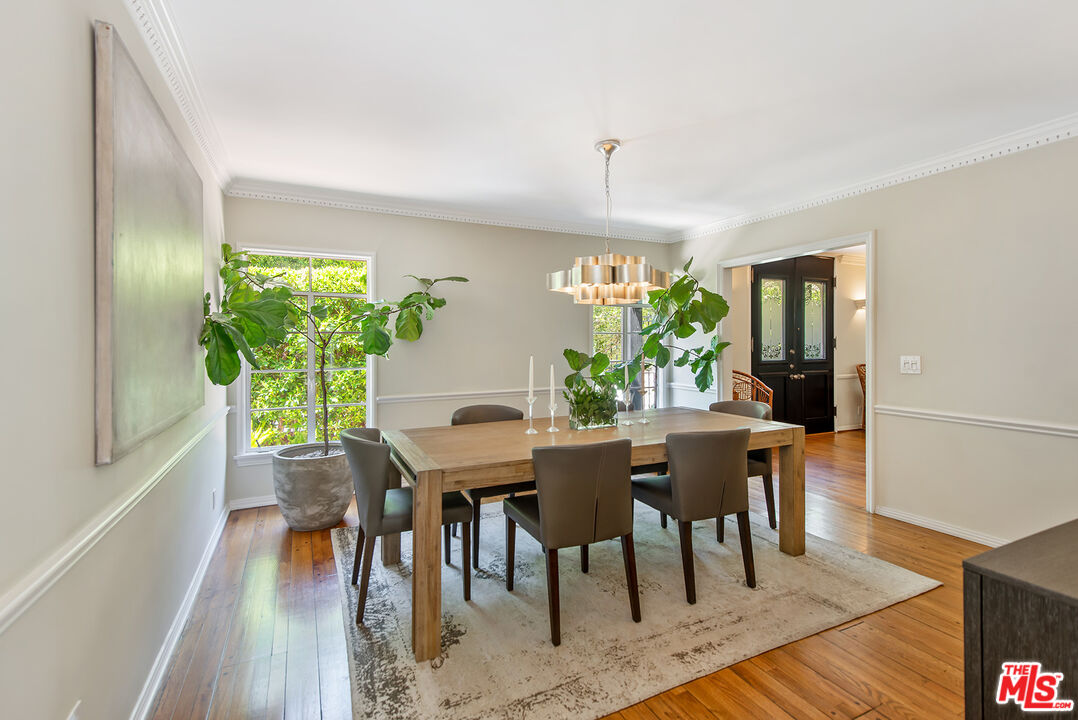 1151 Sunset Vale Ave