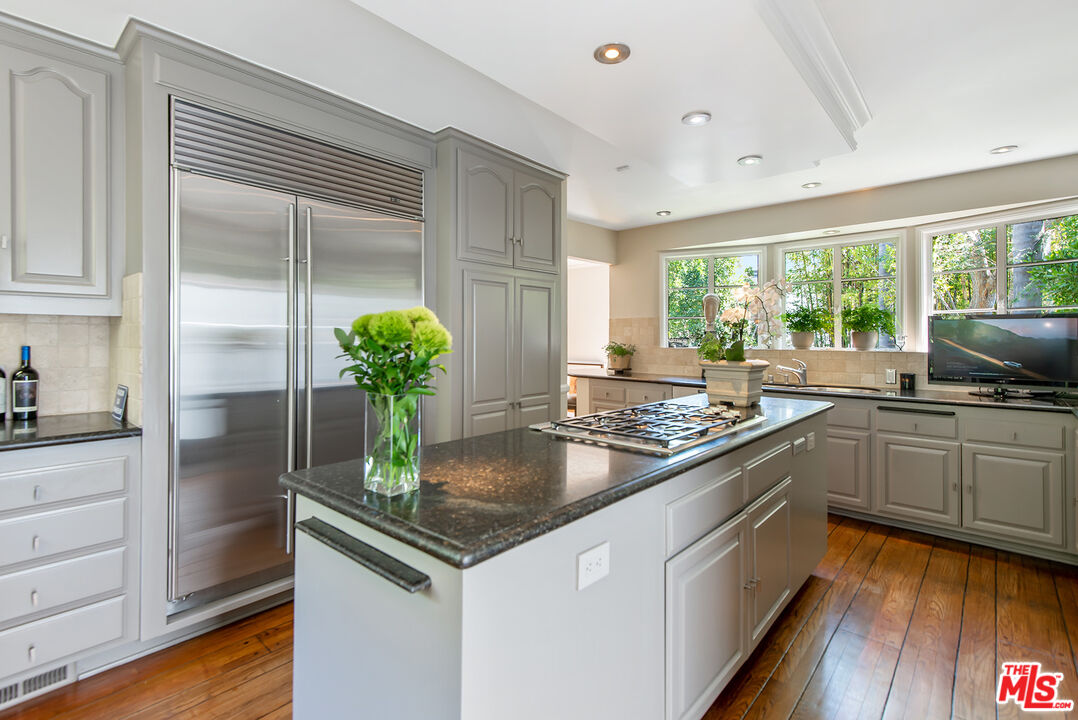 1151 Sunset Vale Ave