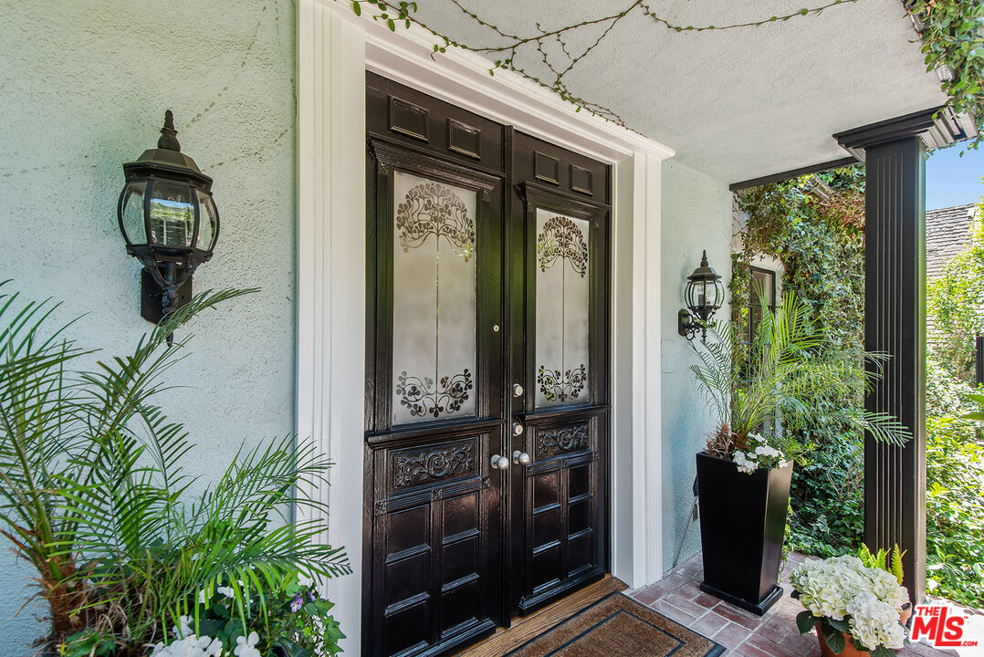 1151 Sunset Vale Ave