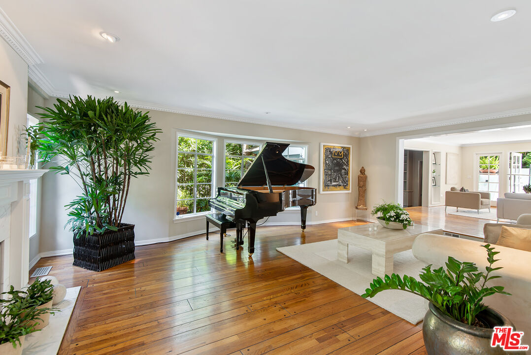 1151 Sunset Vale Ave