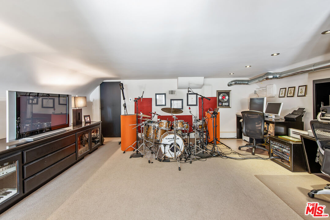 1151 Sunset Vale Ave