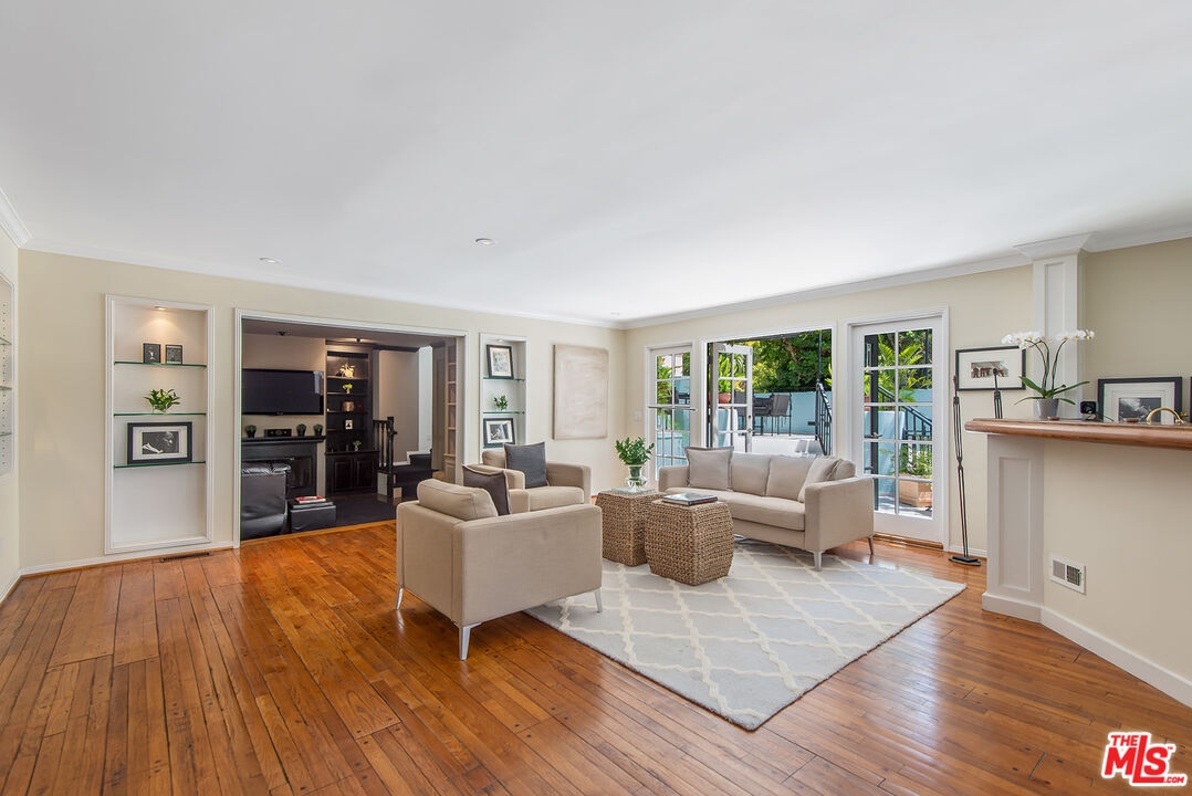 1151 Sunset Vale Ave