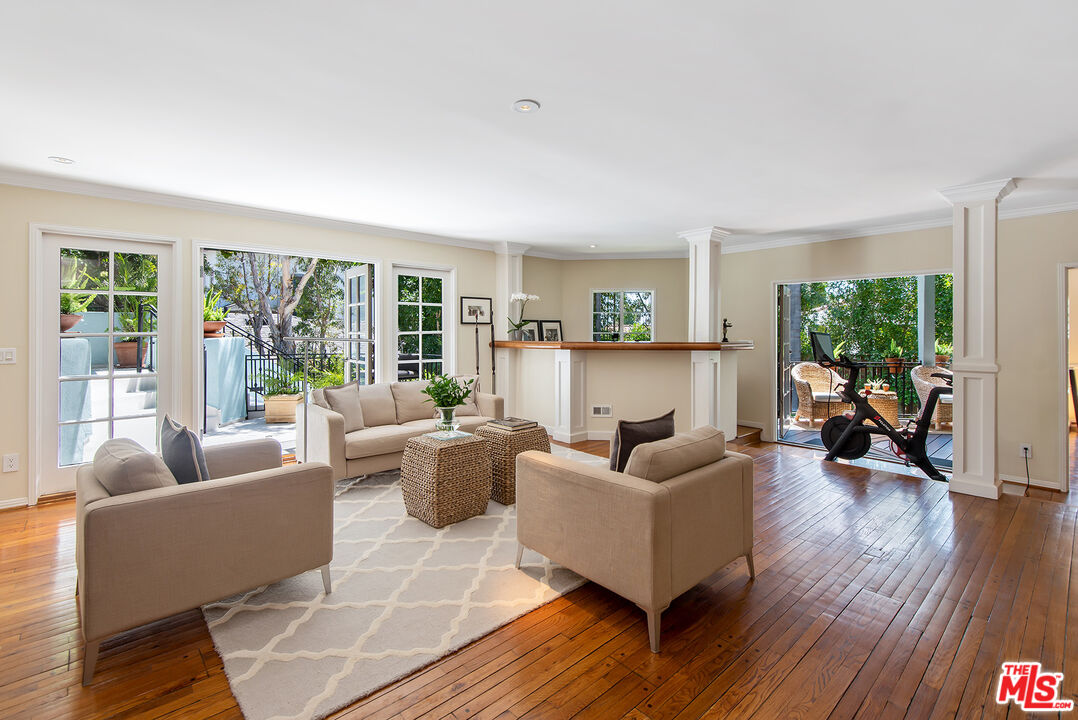 1151 Sunset Vale Ave