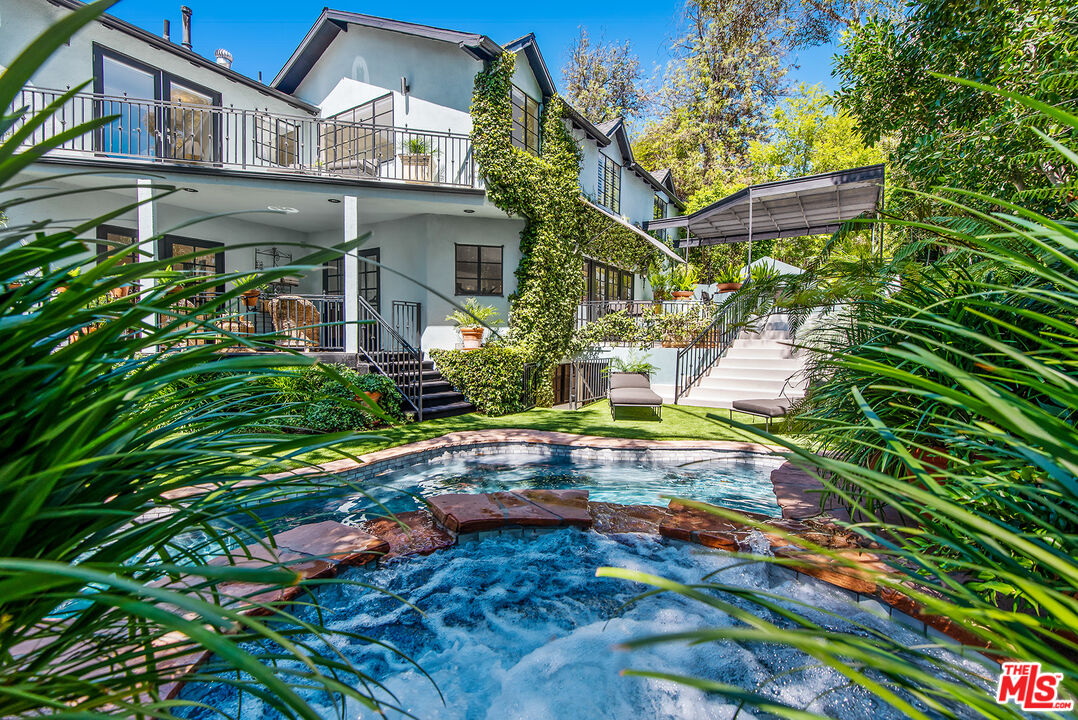 1151 Sunset Vale Ave