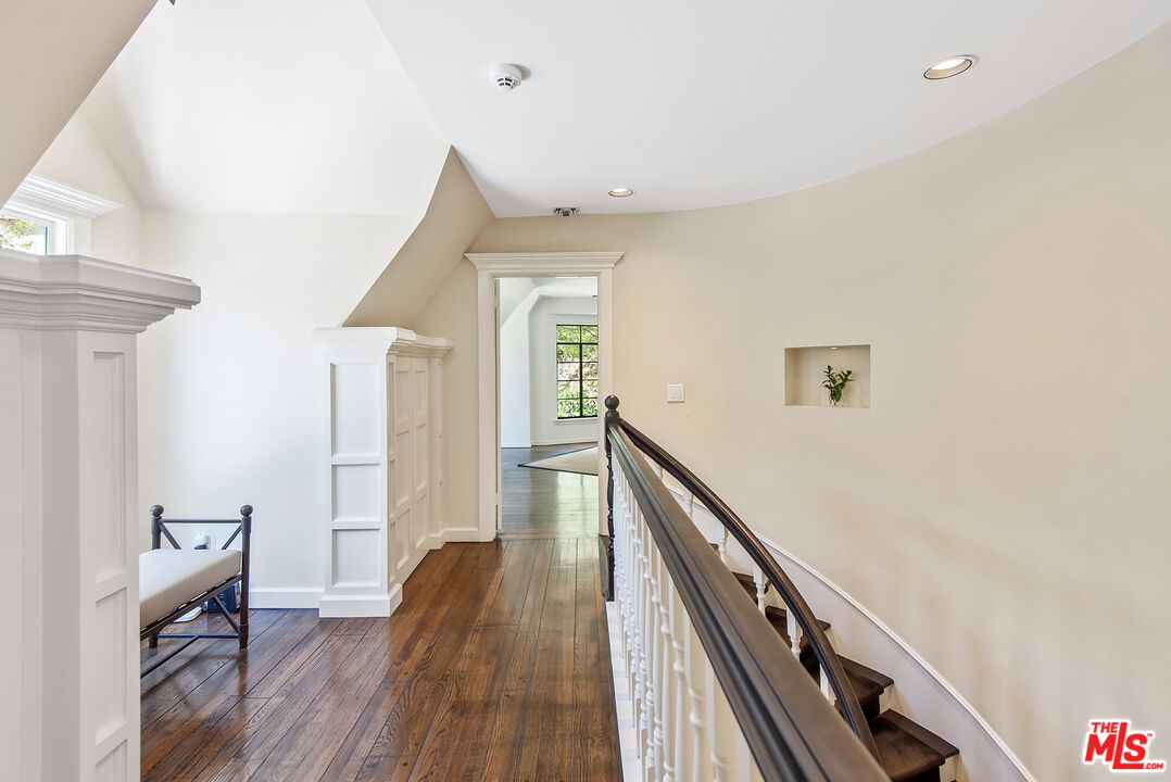 1151 Sunset Vale Ave