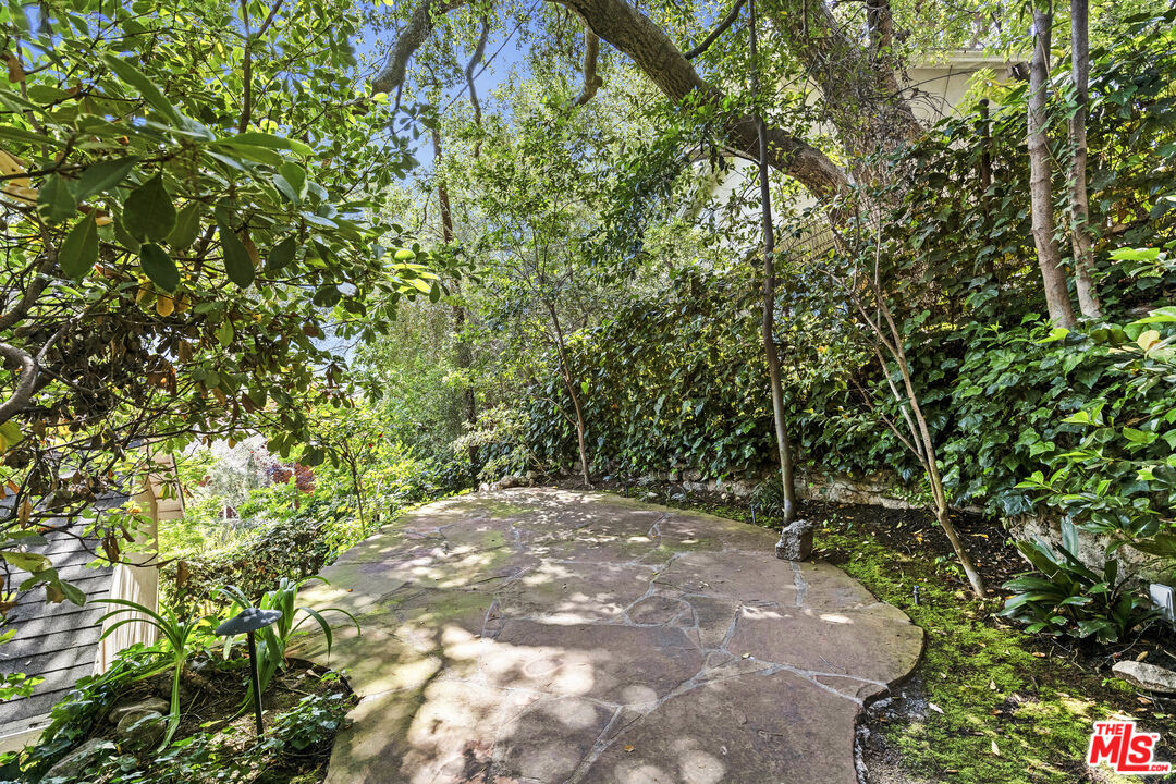 1600 Hillside Dr