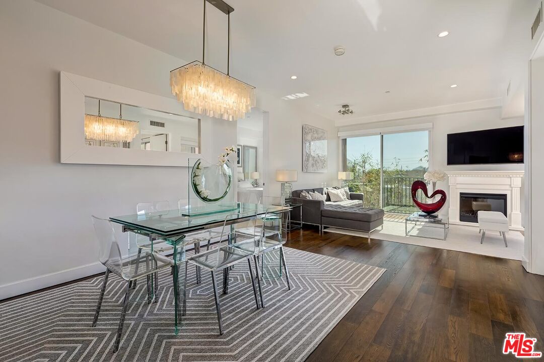 855 N Croft Ave Unit: 306