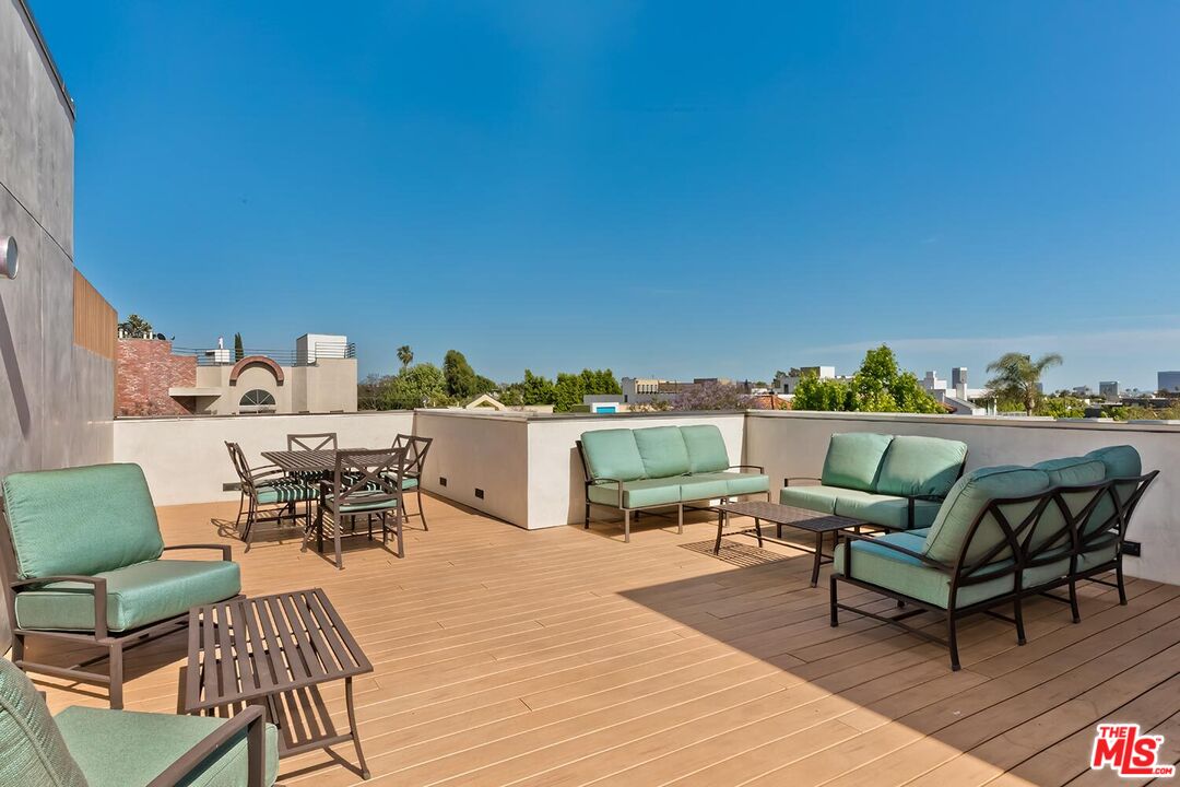 855 N Croft Ave Unit: 306