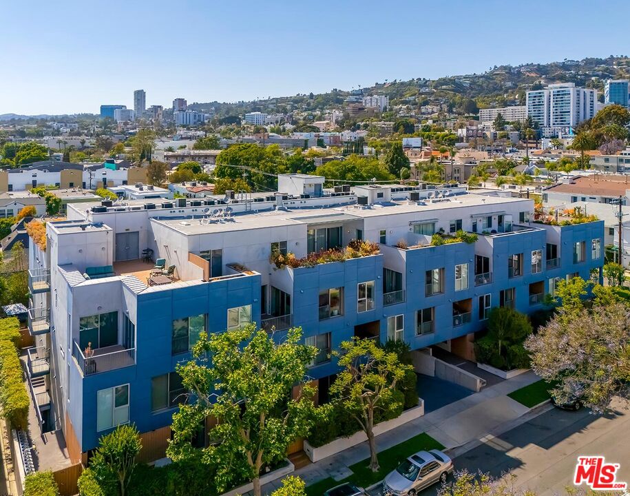 855 N Croft Ave Unit: 306