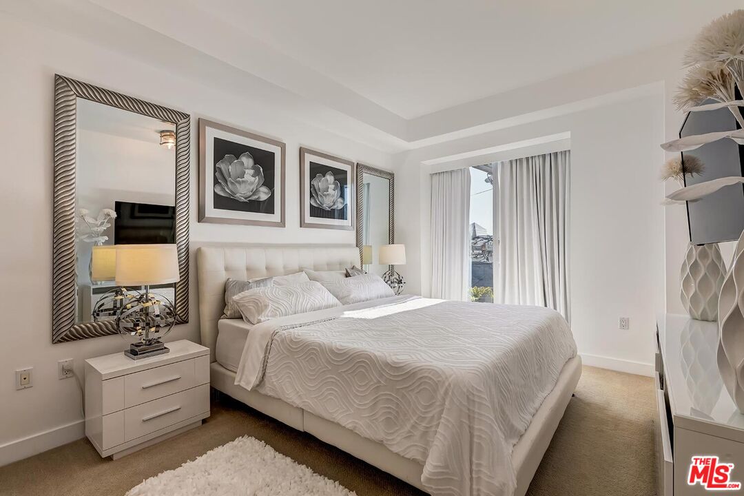 855 N Croft Ave Unit: 306