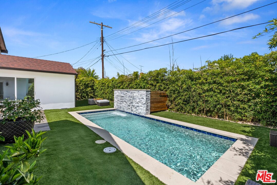 5860 Alcove Ave