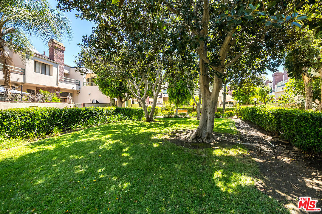 18731 Hatteras St Unit: 26