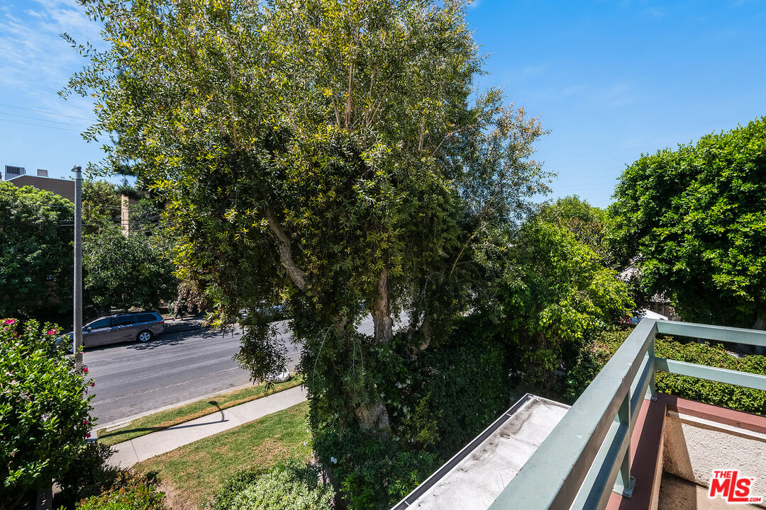 18731 Hatteras St Unit: 26