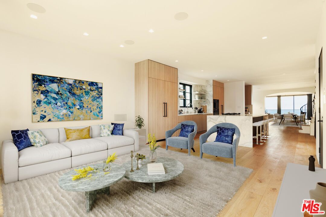 2205 Ocean Front Walk