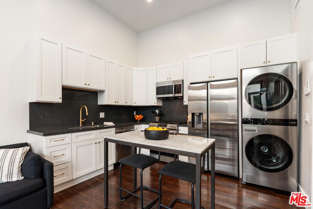 1225 S Cloverdale Ave