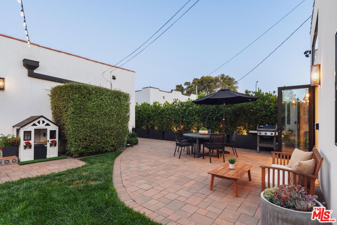 1225 S Cloverdale Ave