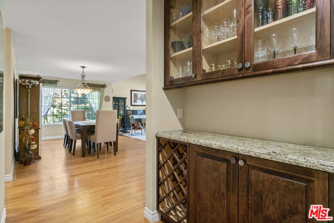 4221 Balcony Dr