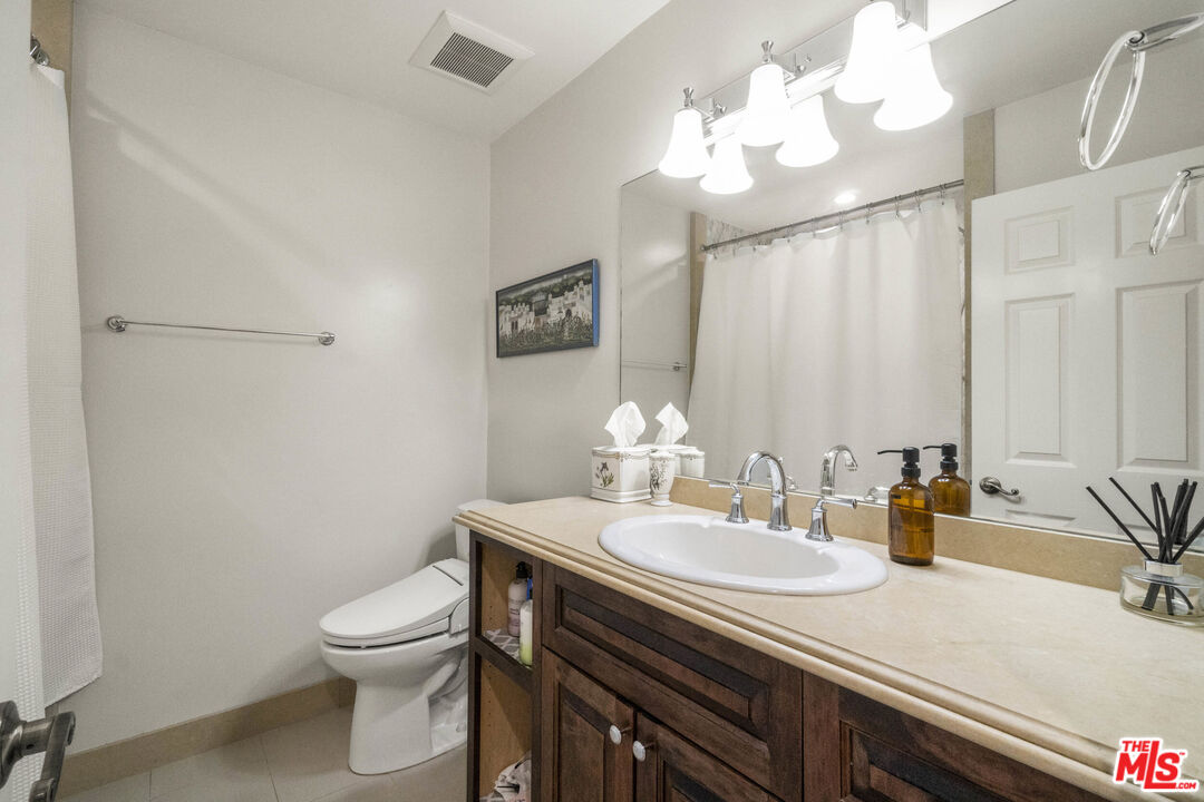 4221 Balcony Dr