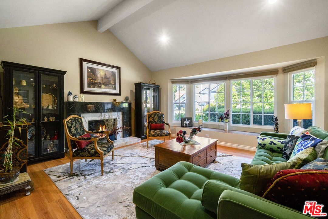 4221 Balcony Dr
