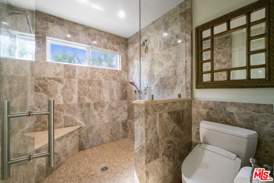 4221 Balcony Dr