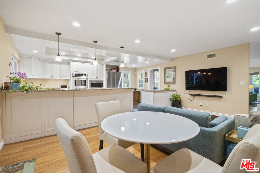 4221 Balcony Dr