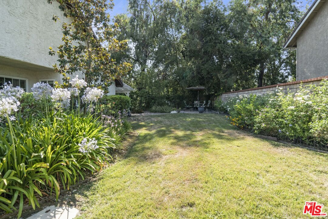 4221 Balcony Dr