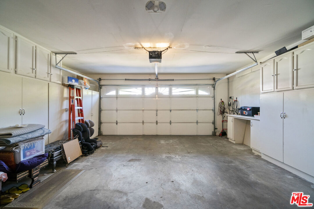 4221 Balcony Dr