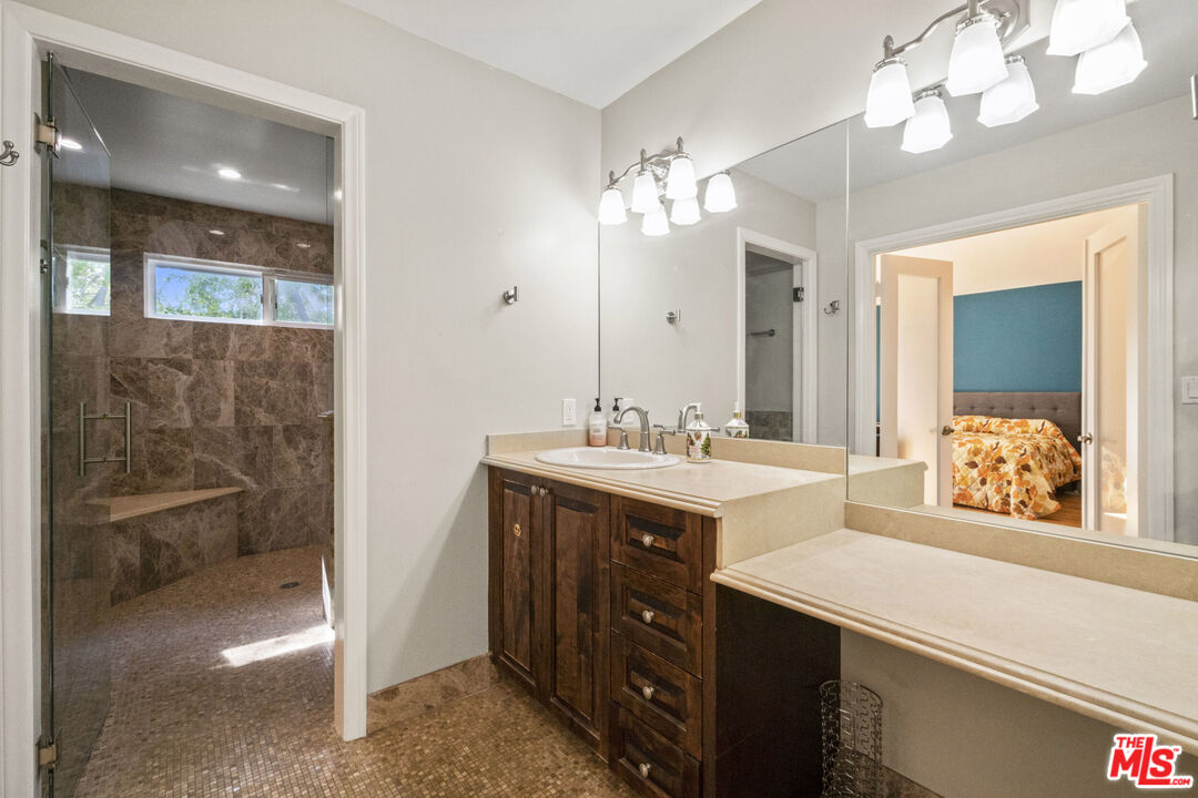 4221 Balcony Dr