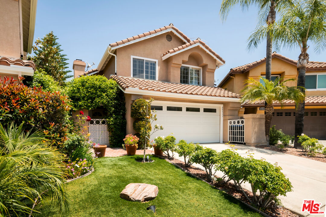 24711 Via Madera