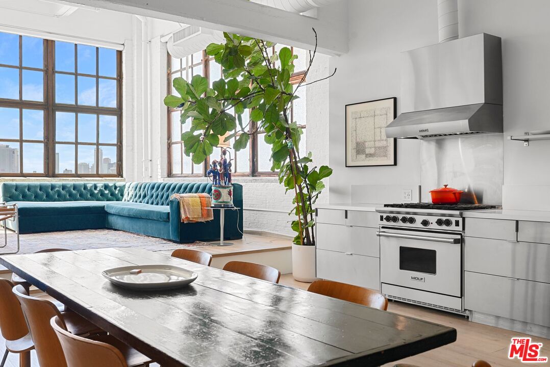 1850 Industrial St Unit: 711