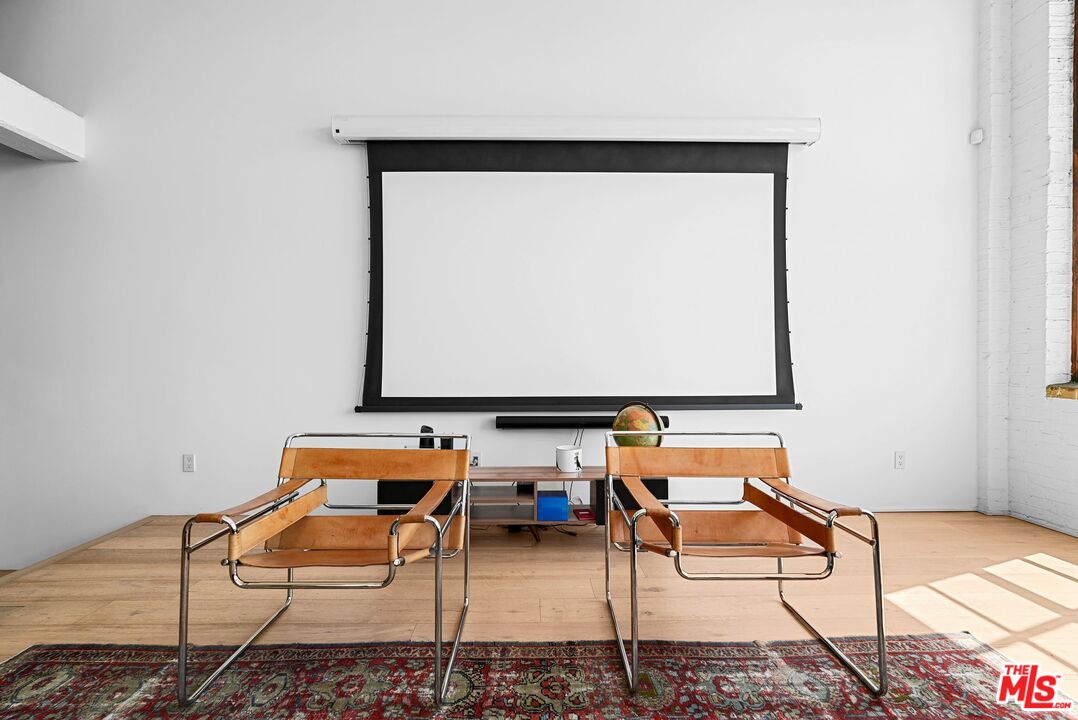 1850 Industrial St Unit: 711