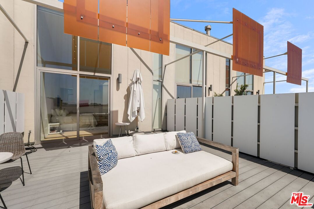 1850 Industrial St Unit: 711