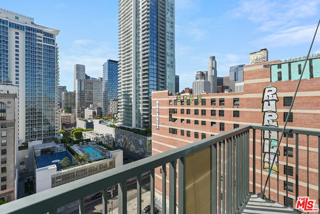849 S Broadway Unit: 1210