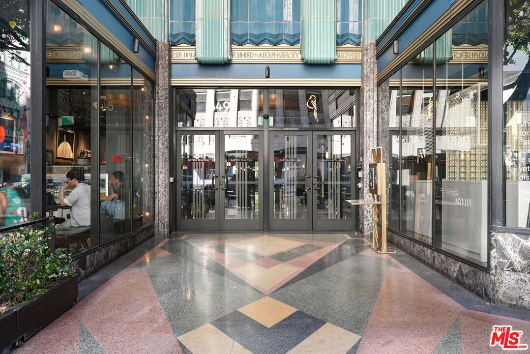 849 S Broadway Unit: 1210