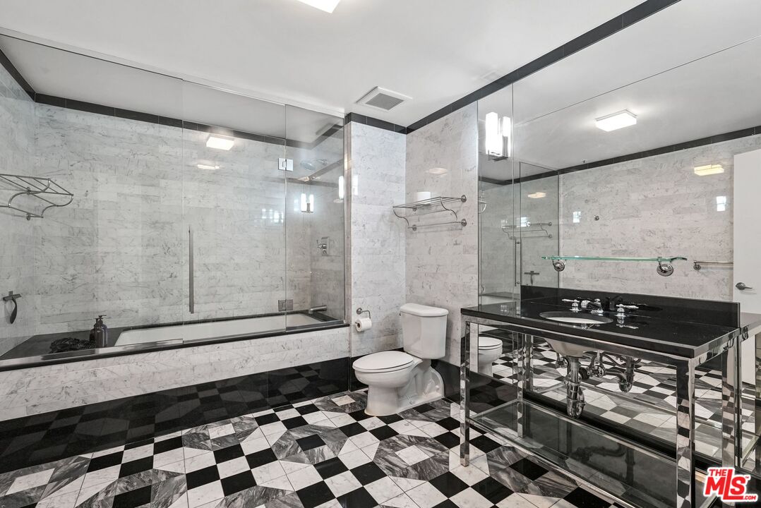 849 S Broadway Unit: 1210