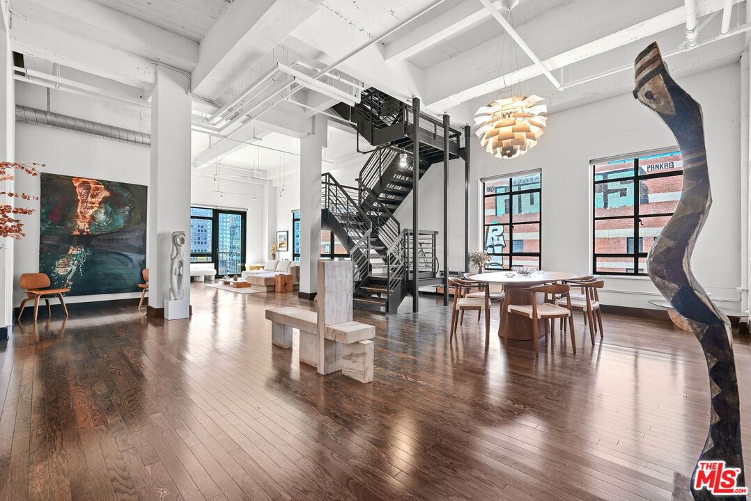 849 S Broadway Unit: 1210