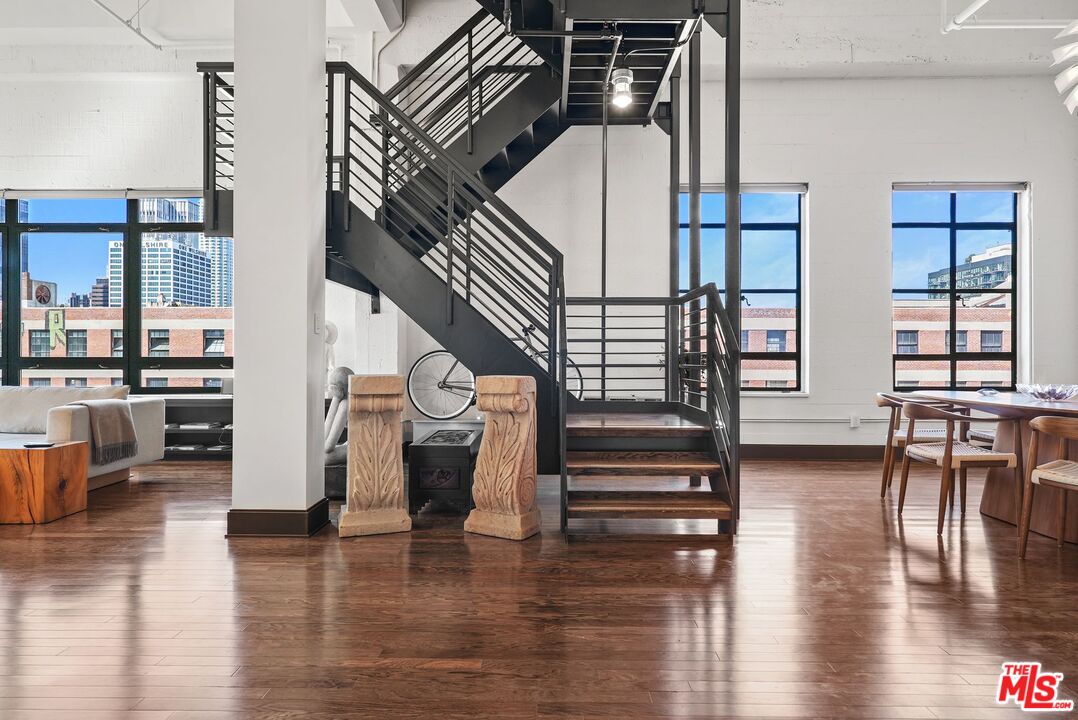 849 S Broadway Unit: 1210