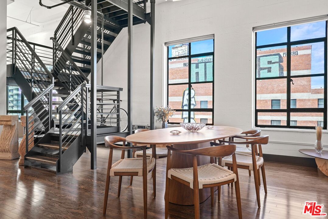 849 S Broadway Unit: 1210