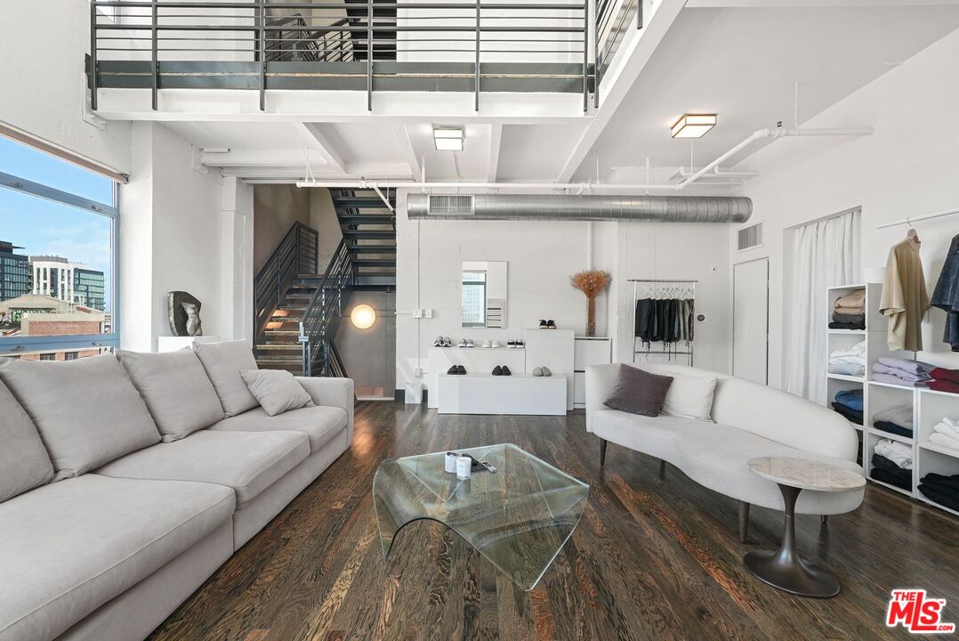 849 S Broadway Unit: 1210