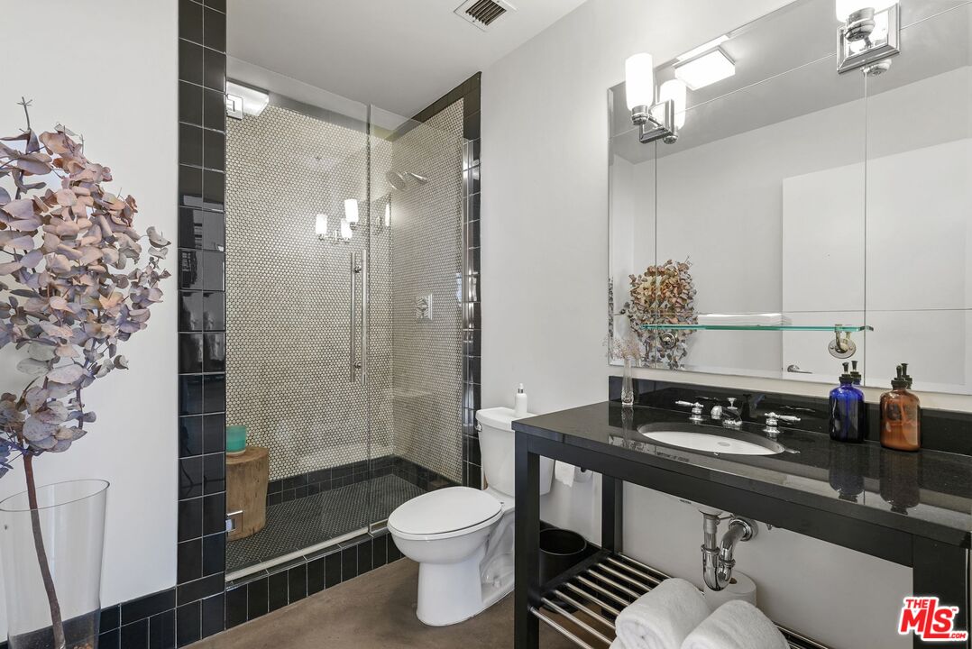 849 S Broadway Unit: 1210