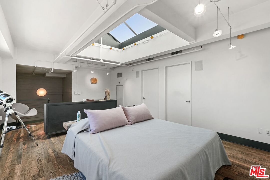 849 S Broadway Unit: 1210