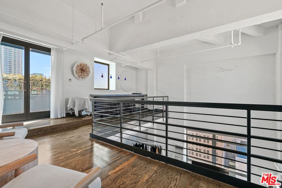 849 S Broadway Unit: 1210